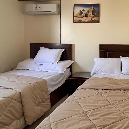 Queen Pyramids View Apartment カイロ エクステリア 写真